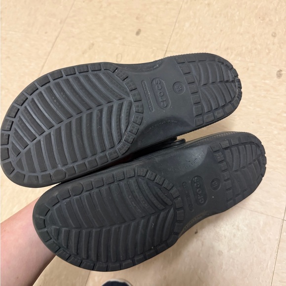 Black Crocs Clogs - Picture 3 of 3